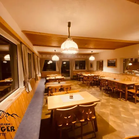 Berggasthof Singerhutte In Hofen, Reutte ホテル Höfen