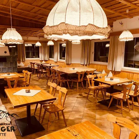 Berggasthof Singerhutte In Hofen, Reutte * Höfen